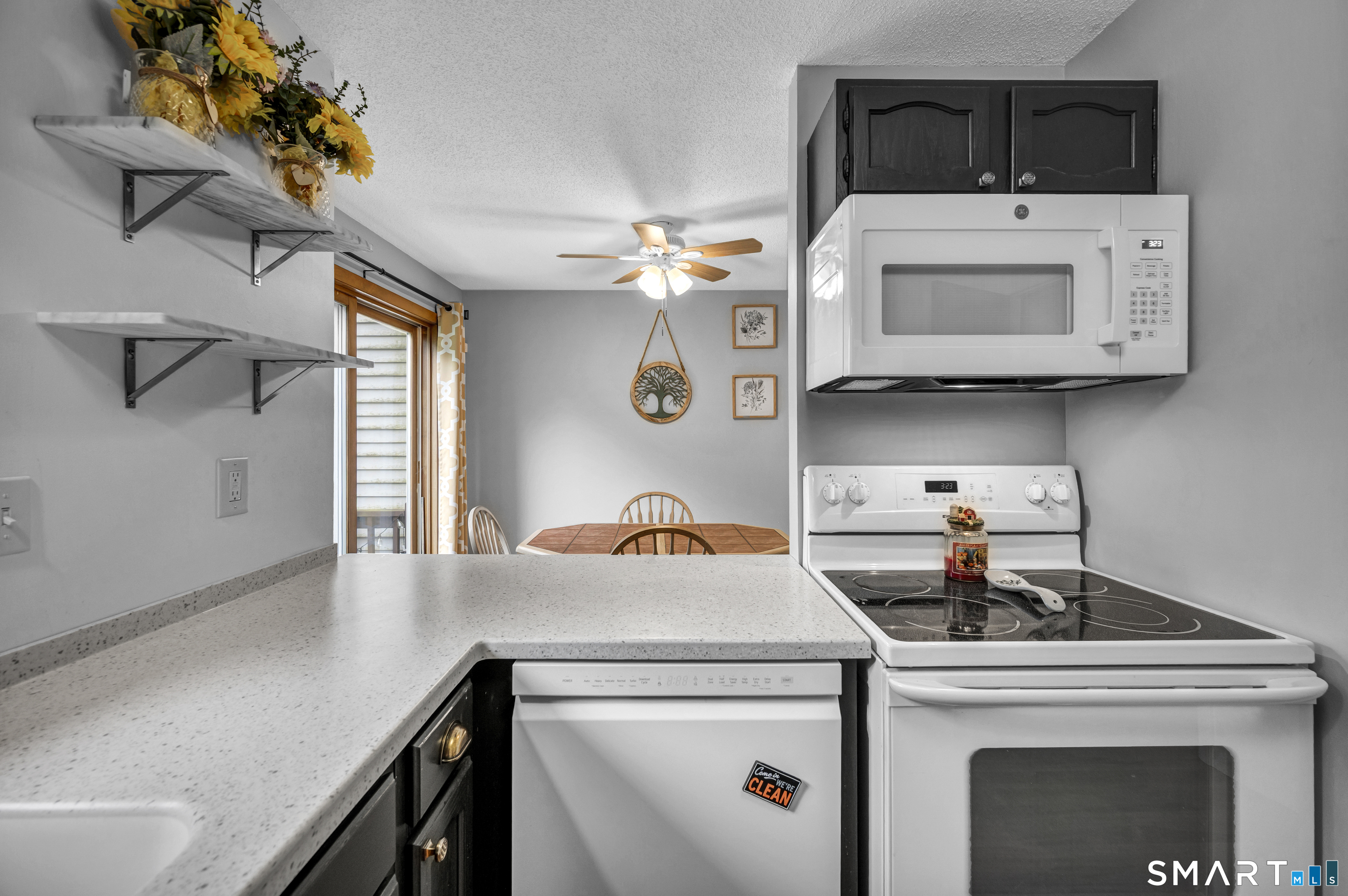 75 Eastbrook B Heights Property Photo 8