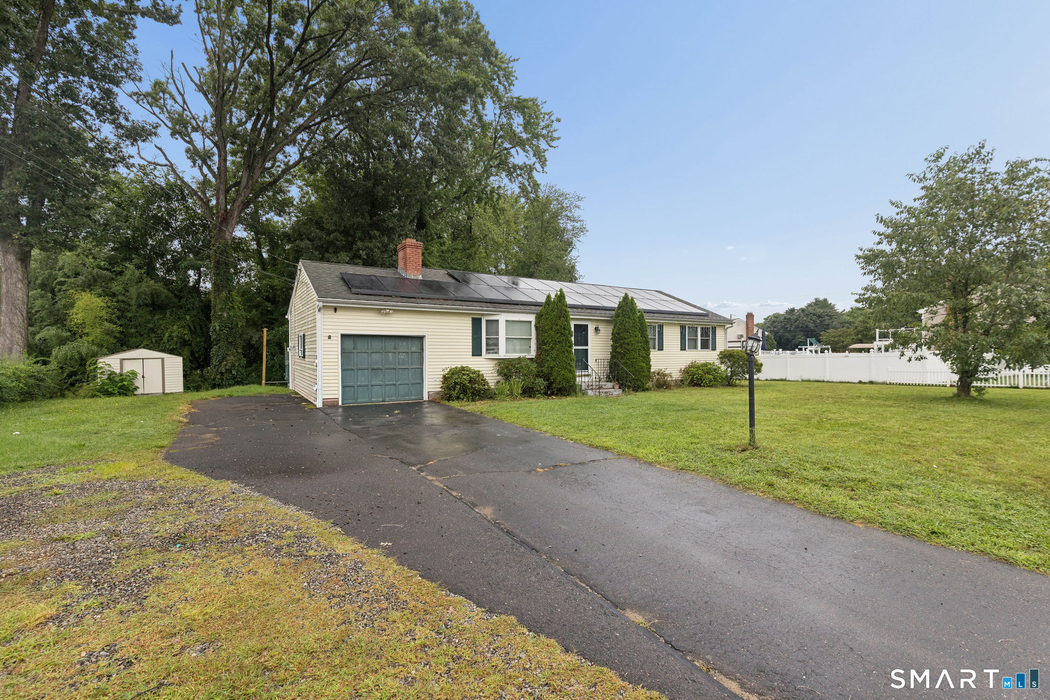 61 University Avenue Property Photo 7