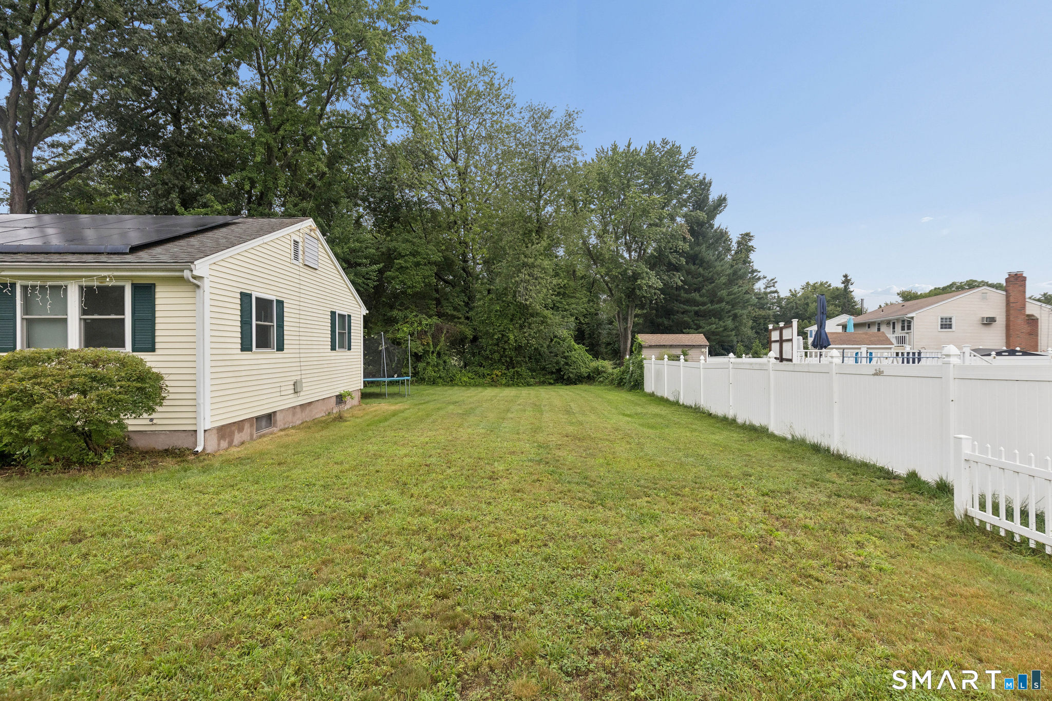 61 University Avenue Property Photo 9