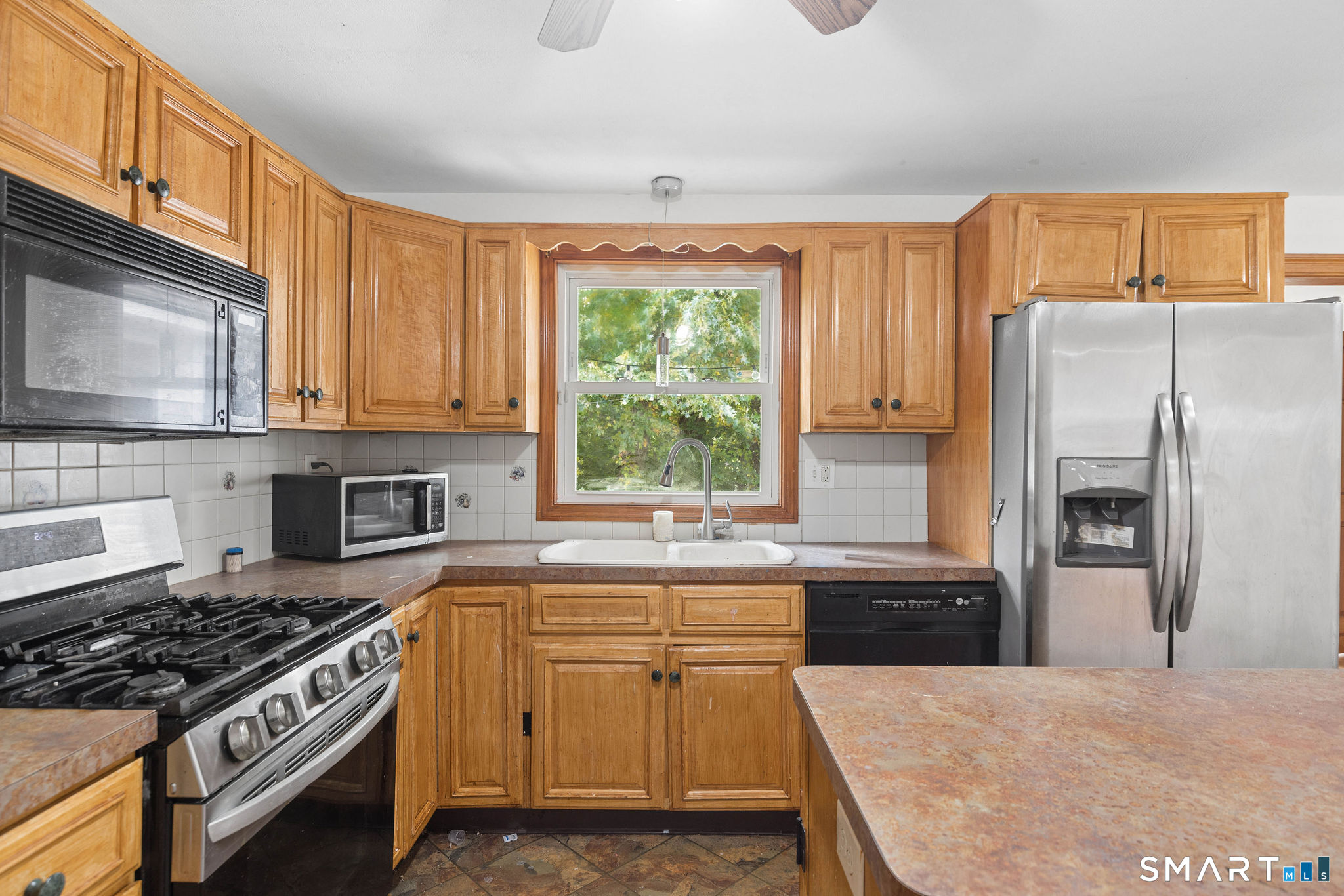 61 University Avenue Property Photo 11