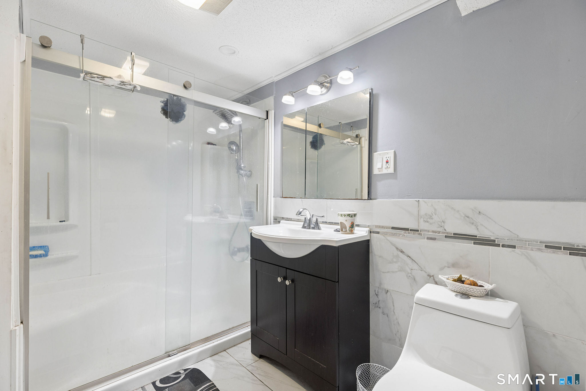 61 University Avenue Property Photo 25