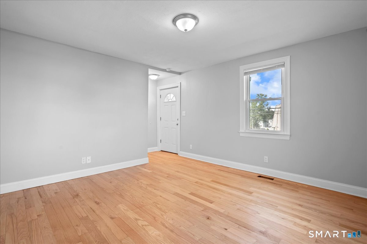 38 Soundview A Avenue Property Photo 4