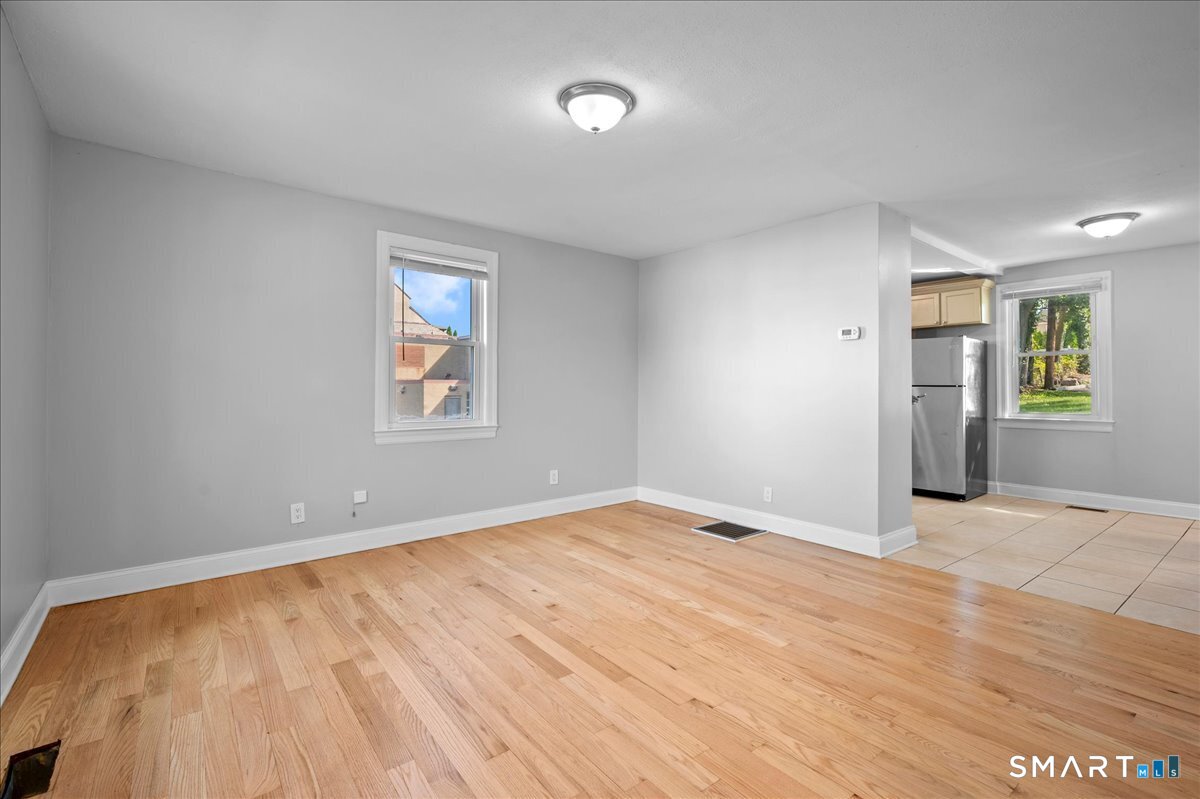 38 Soundview A Avenue Property Photo 5