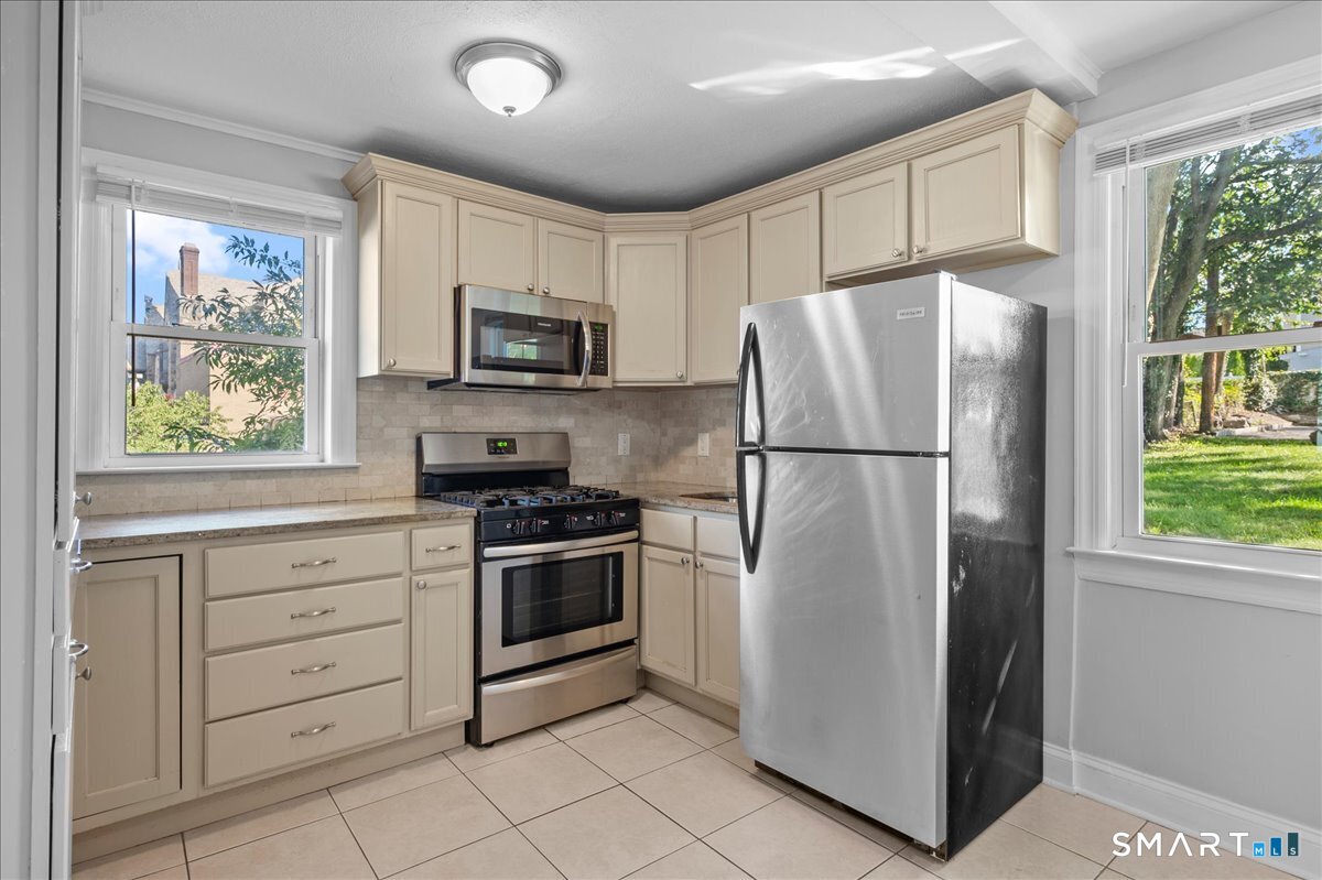 38 Soundview A Avenue Property Photo 9