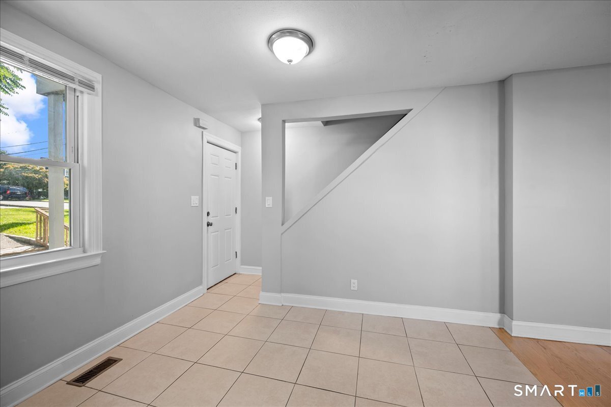 38 Soundview A Avenue Property Photo 10