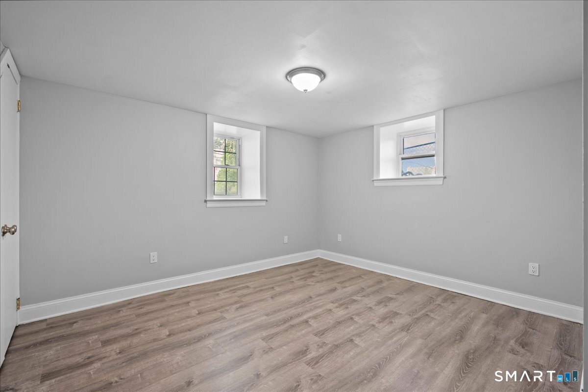 38 Soundview A Avenue Property Photo 11