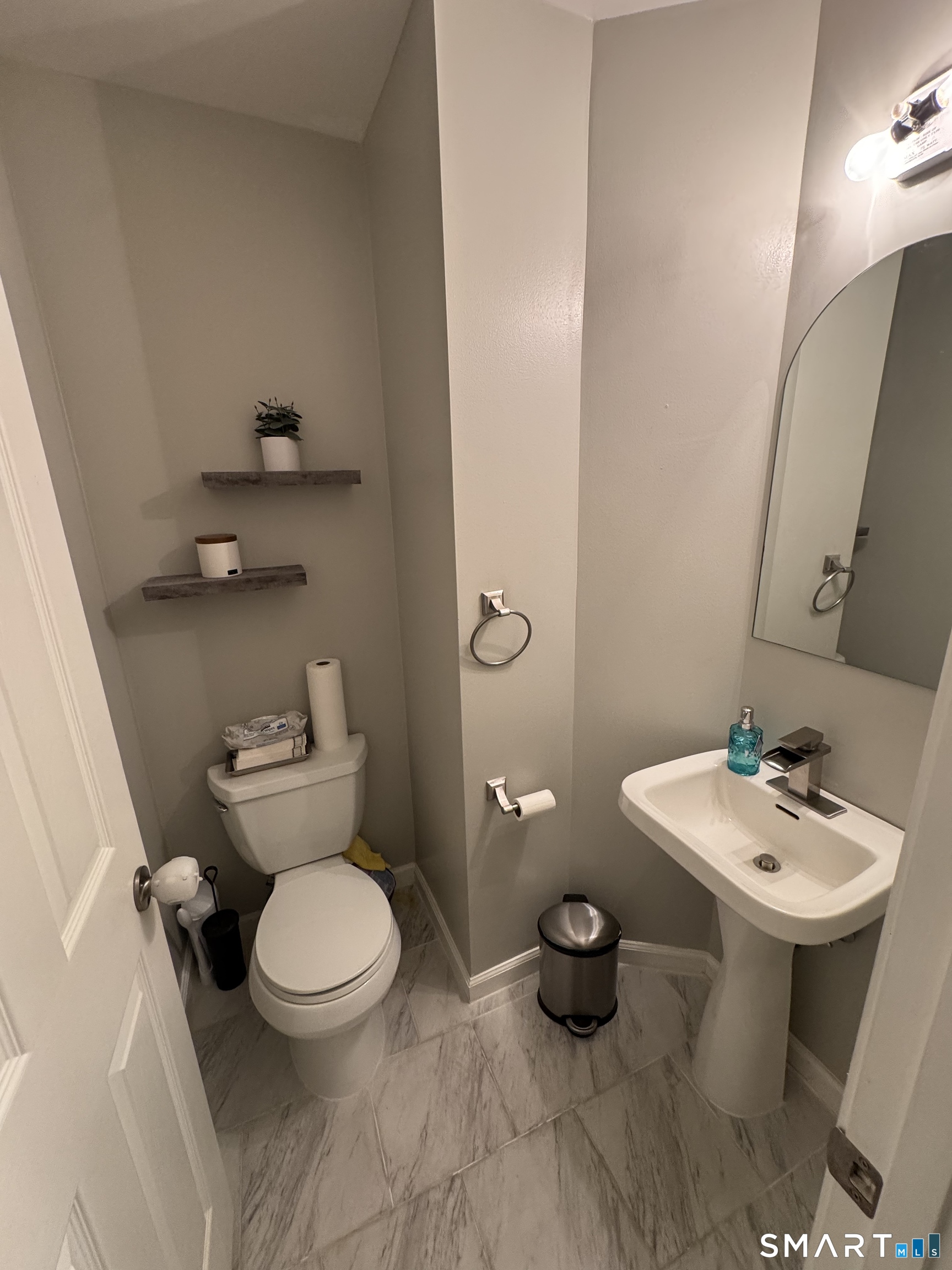 226 Castlewood 226 Drive Property Photo 17