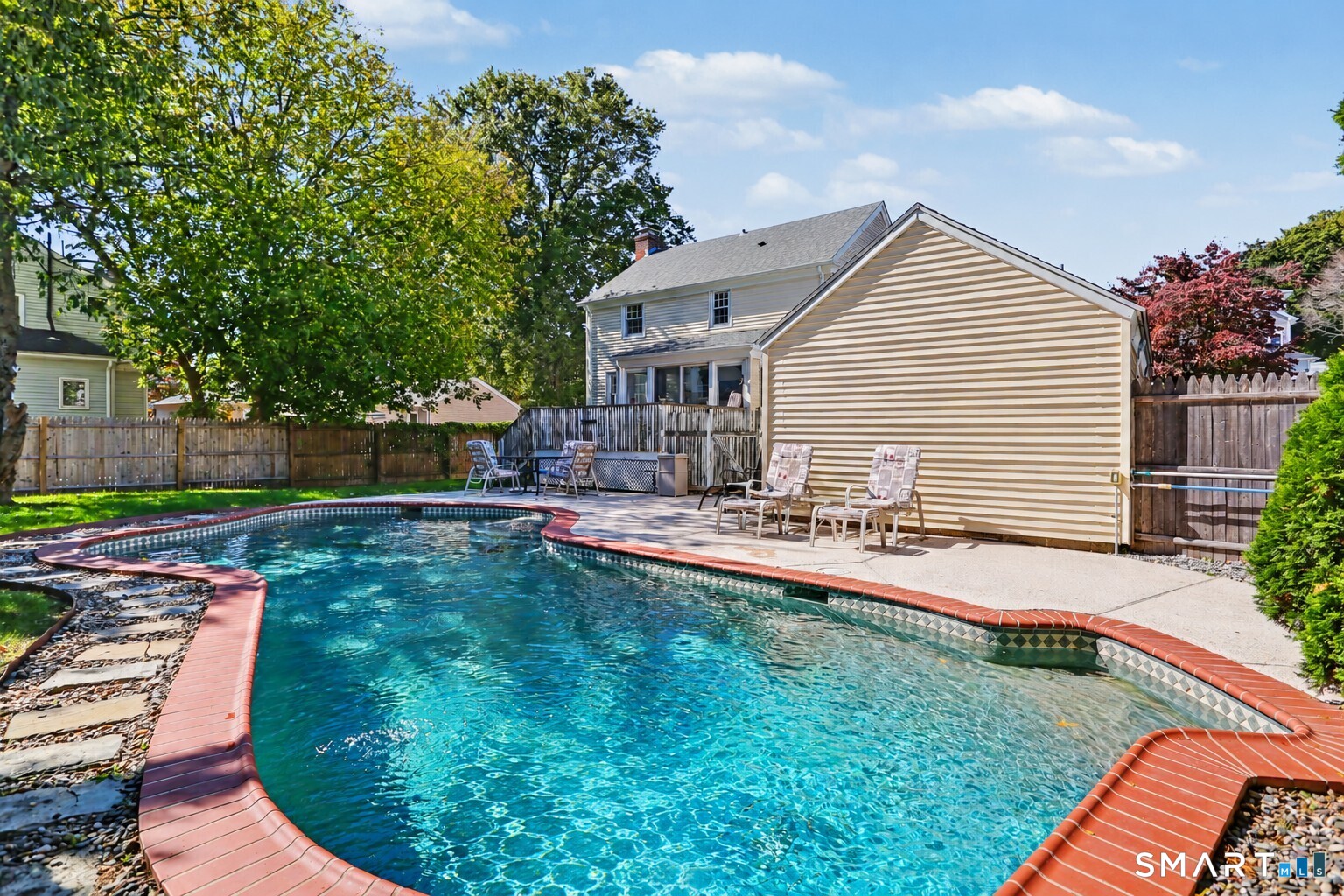 205 Castle Avenue Property Photo 1
