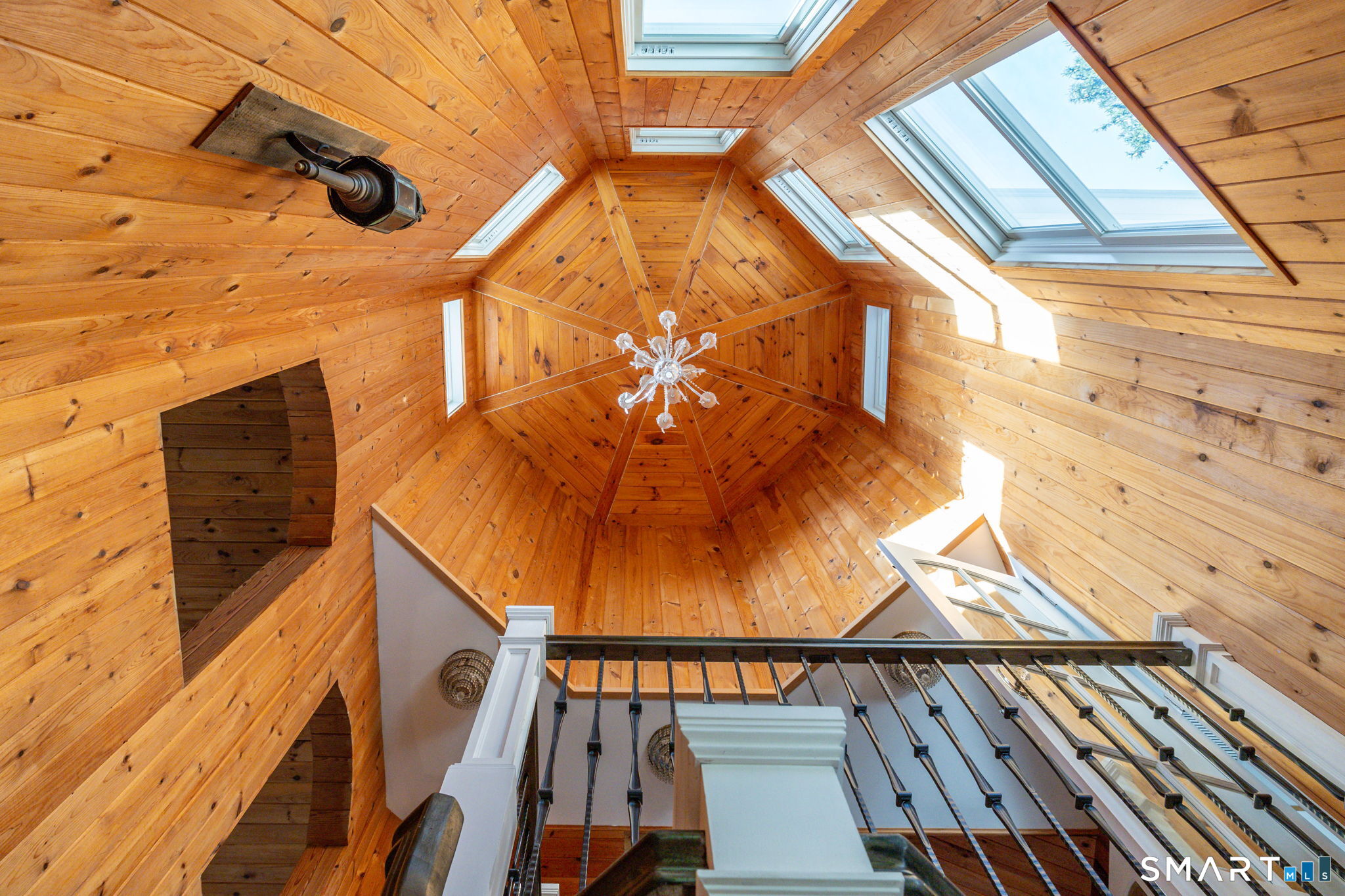 695 Spindle Hill Road Property Photo 8