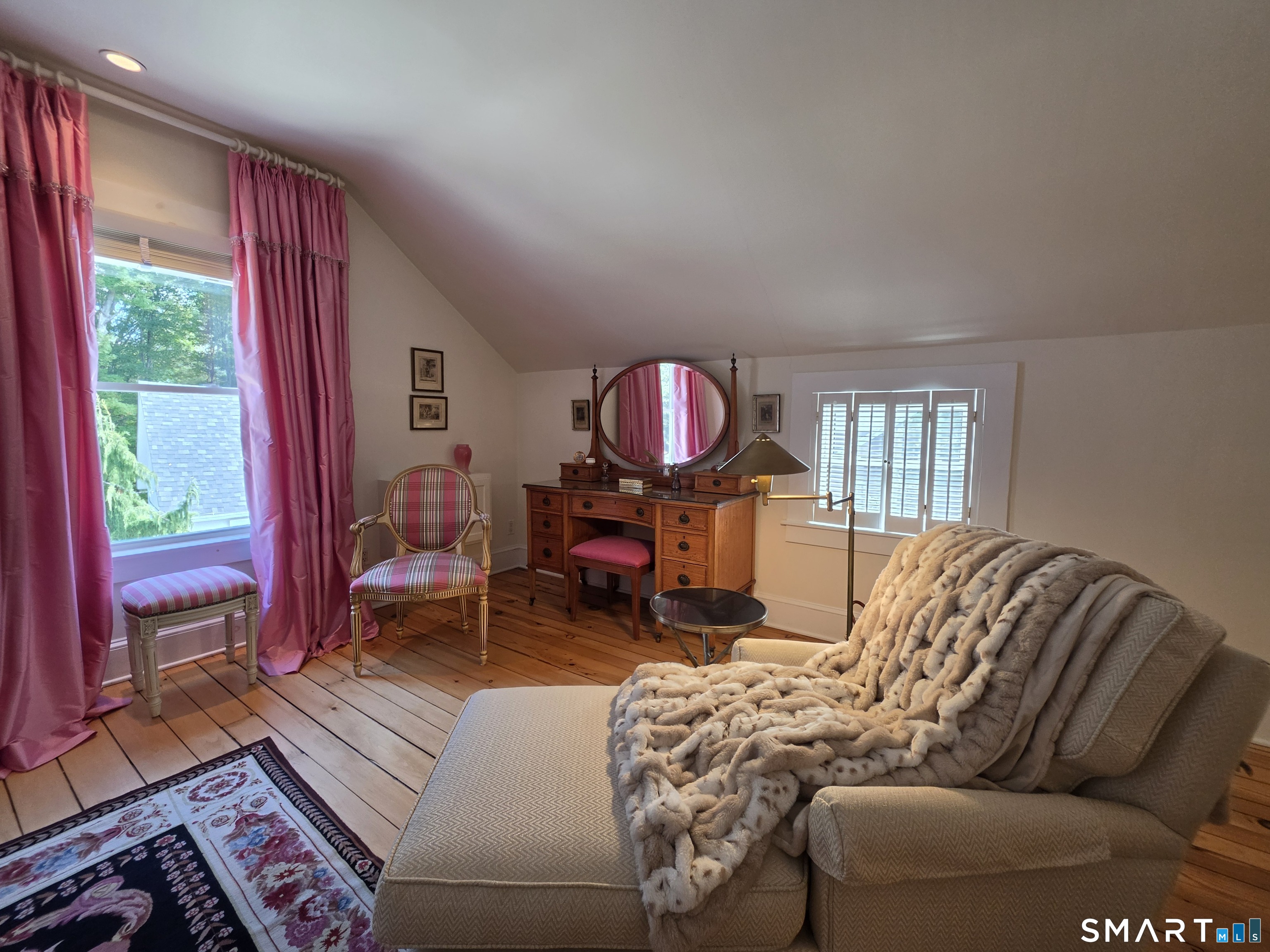 225 Woodstock Avenue Property Photo 22