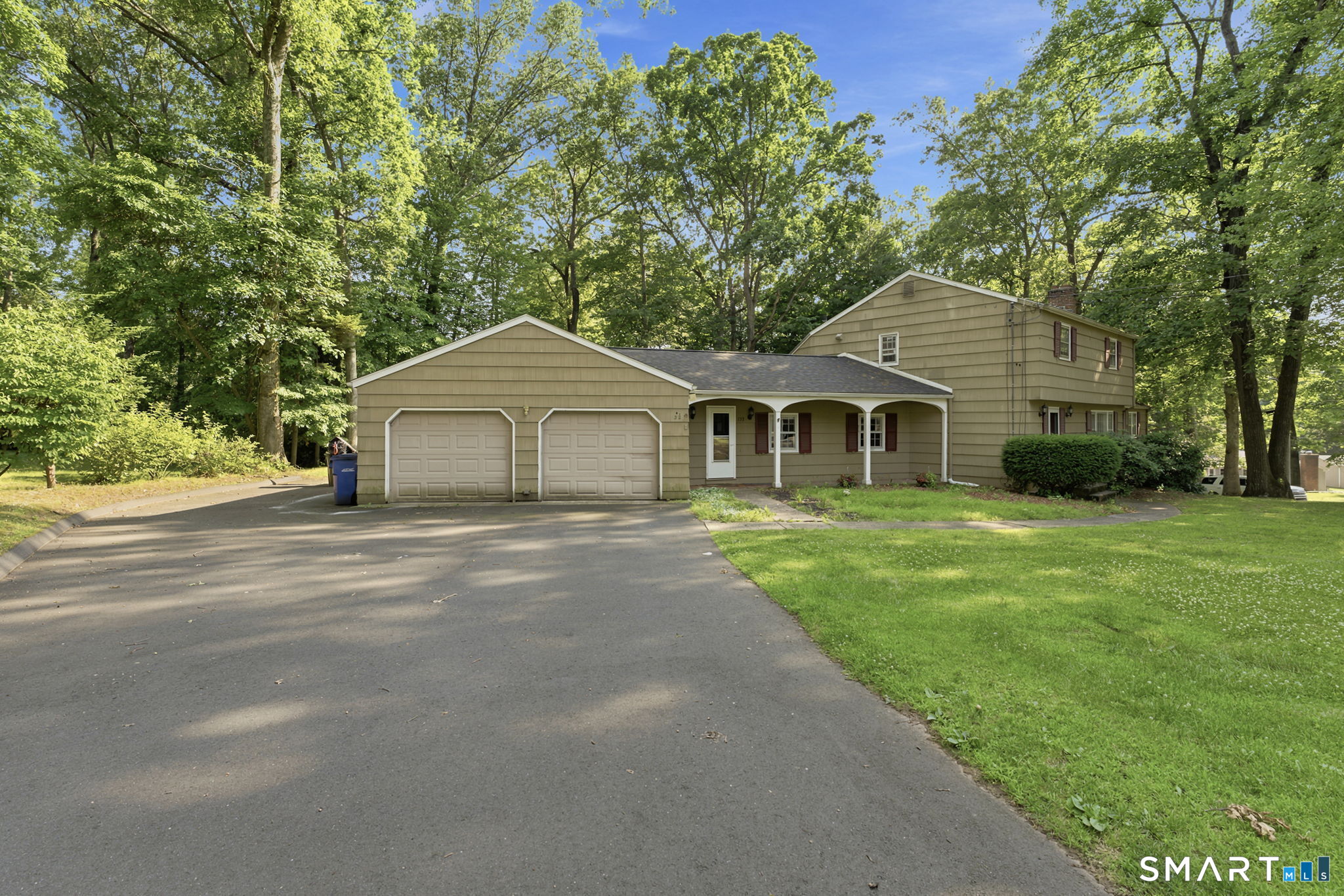 132 Laurel Street Property Photo 2