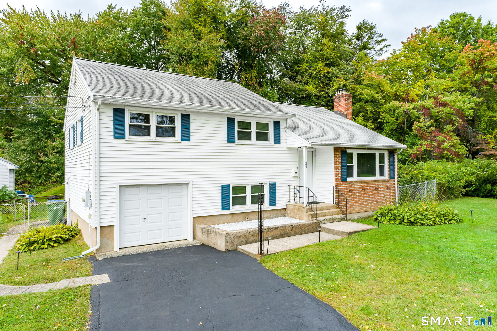 34 Grande Avenue Property Photo 1