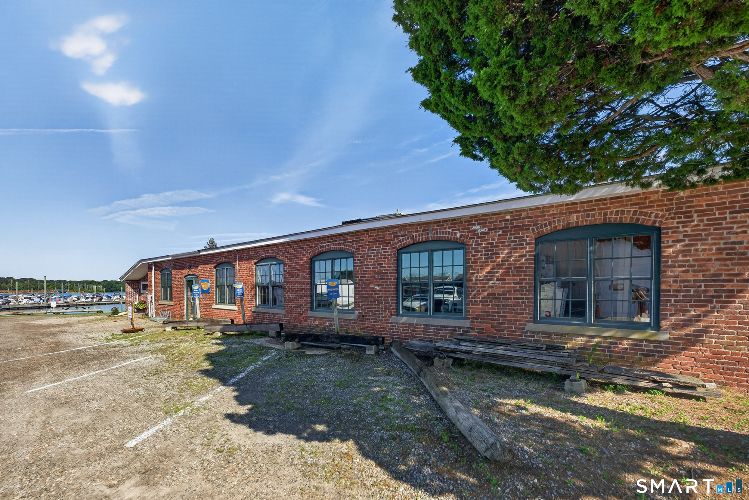 228 North Water Street Property Photo 11