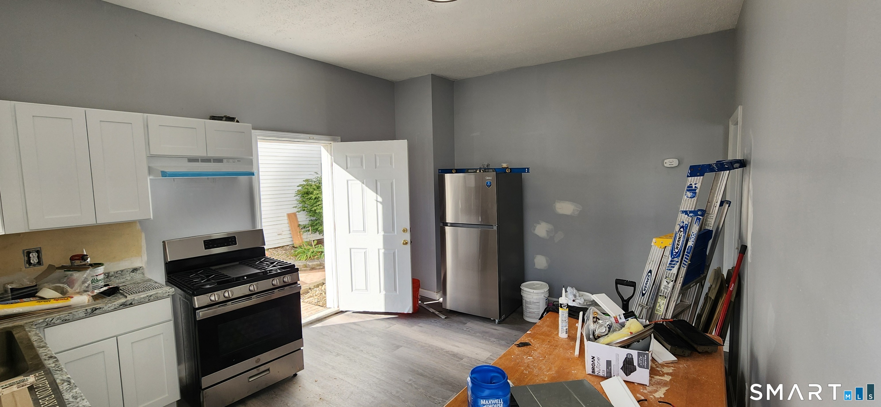 24 Meadow 1st Fl. South Street Property Photo 6