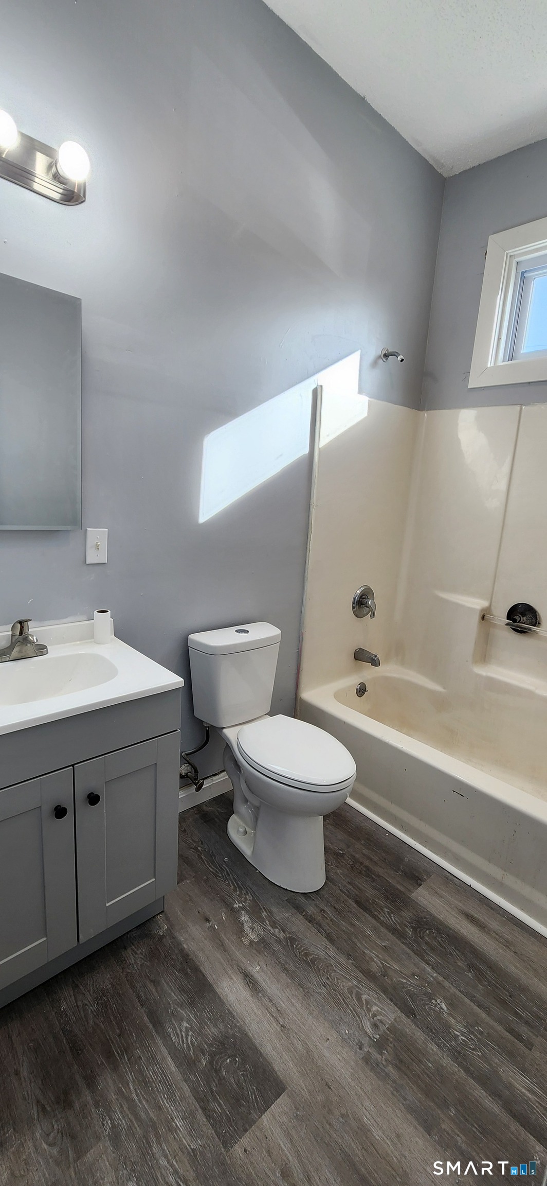 24 Meadow 1st Fl. South Street Property Photo 15