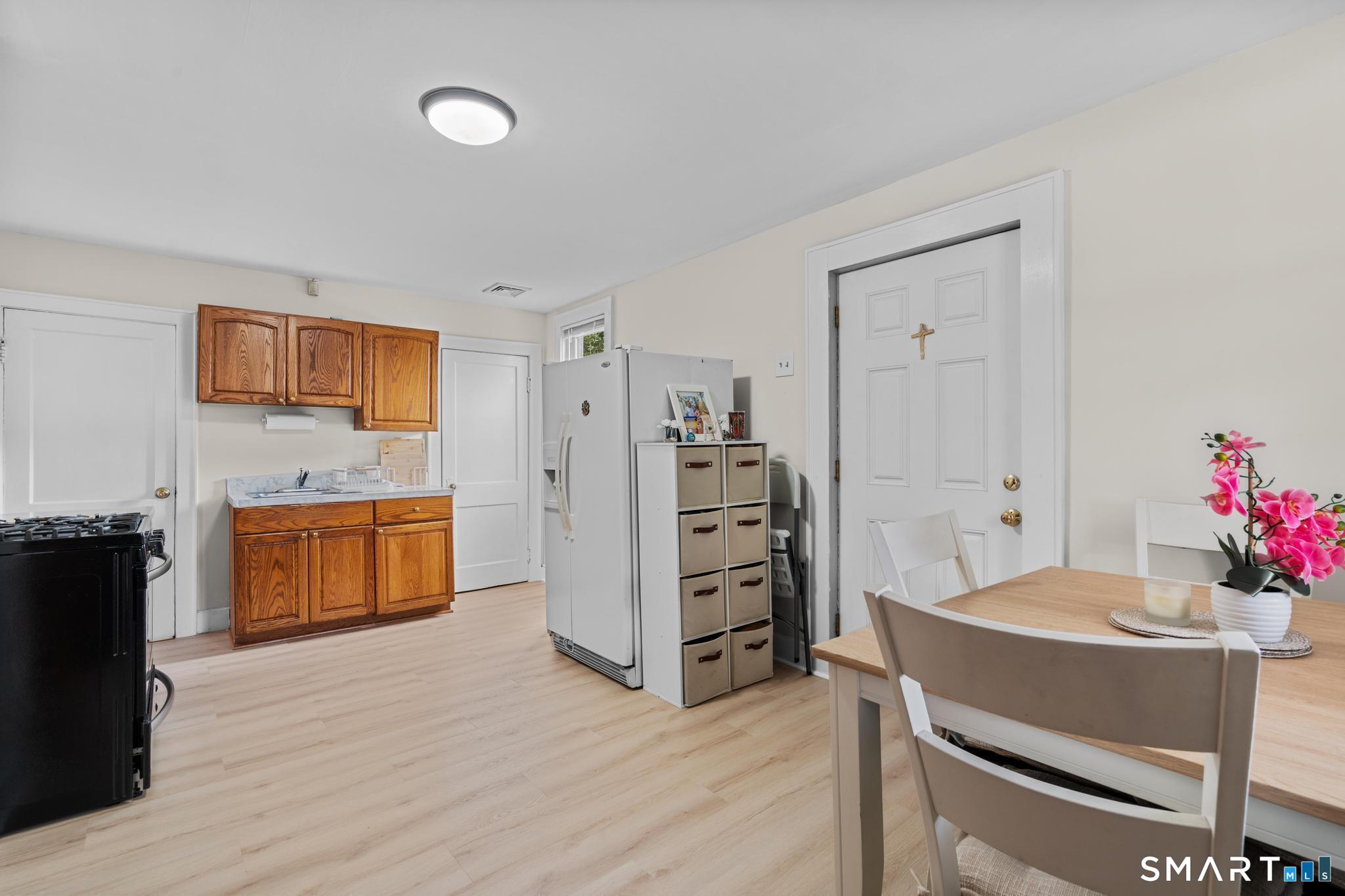73 Alvord Lane Property Photo 31