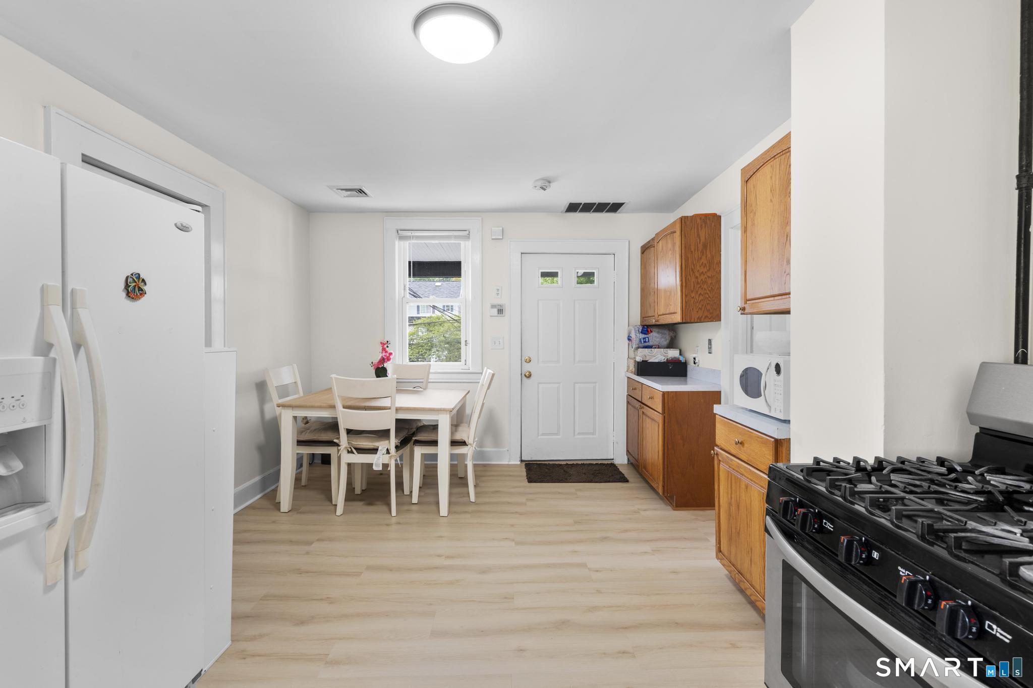 73 Alvord Lane Property Photo 32