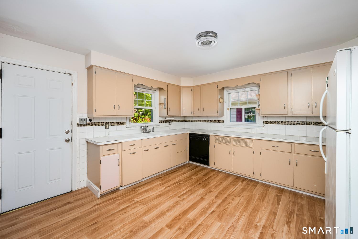144 Mary Avenue Property Photo 11