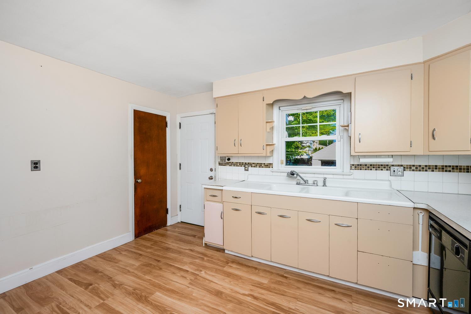 144 Mary Avenue Property Photo 13