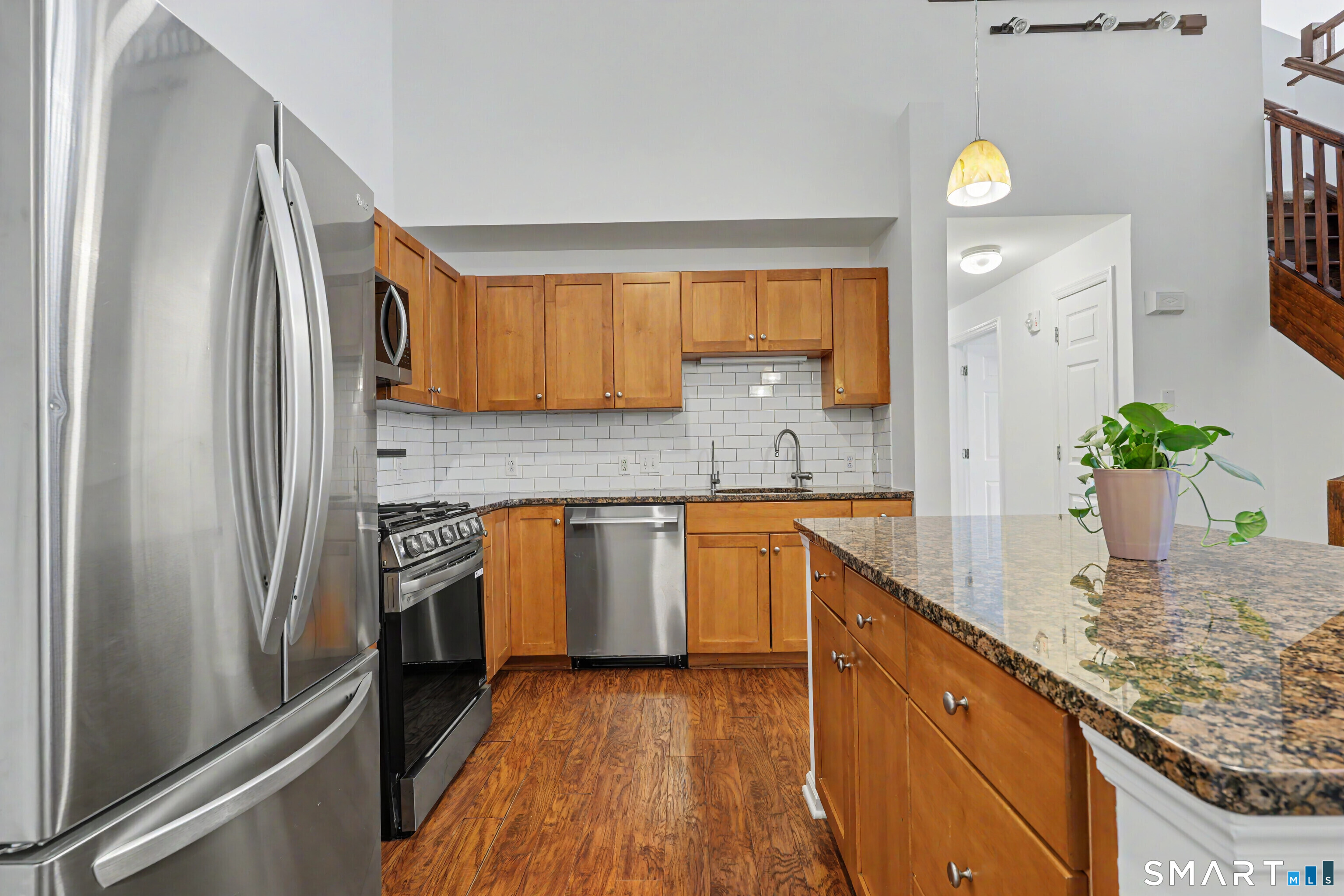 25 Adams 409 Avenue Property Photo 3