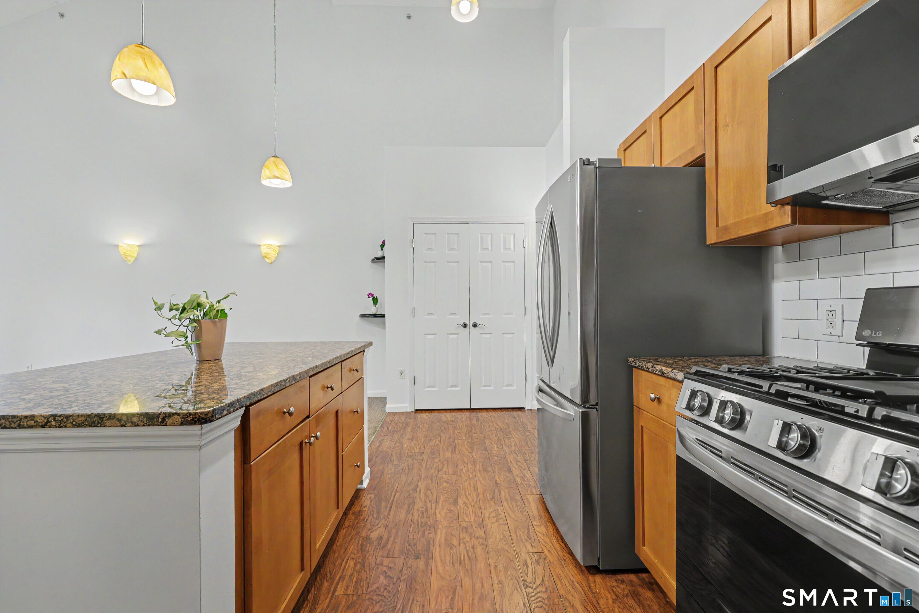 25 Adams 409 Avenue Property Photo 5