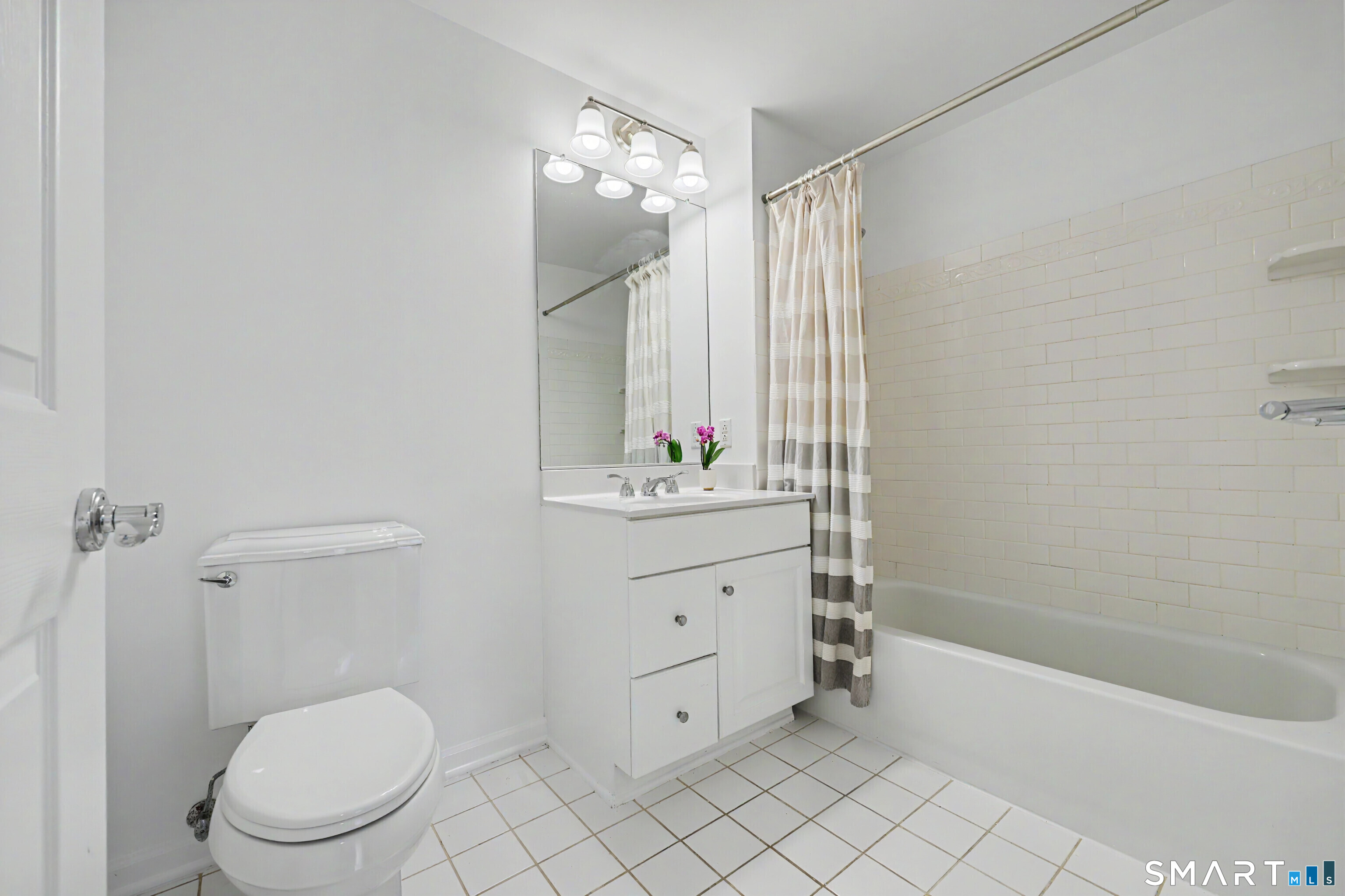 25 Adams 409 Avenue Property Photo 14