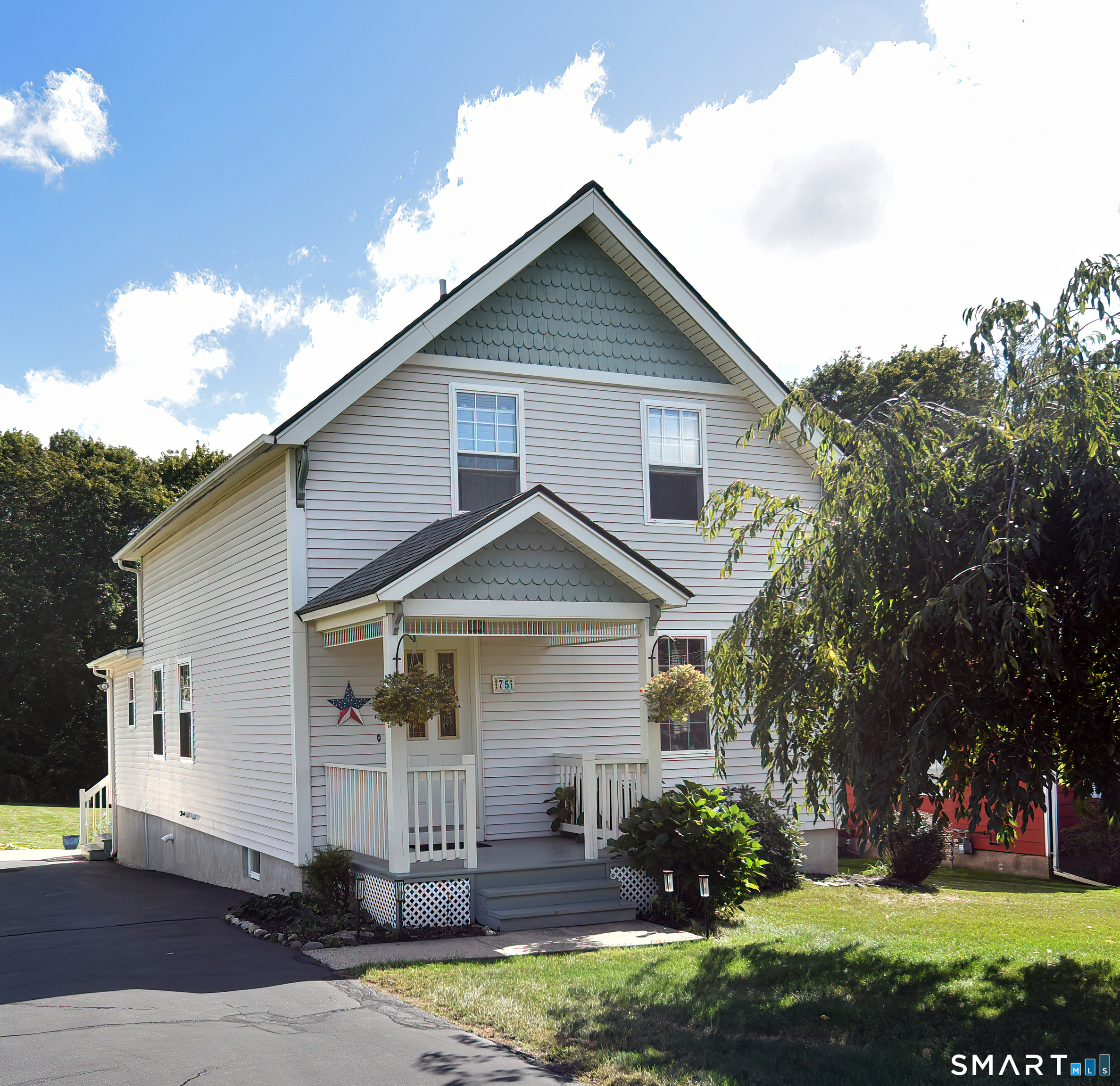 75 Laurel Street Property Photo 1