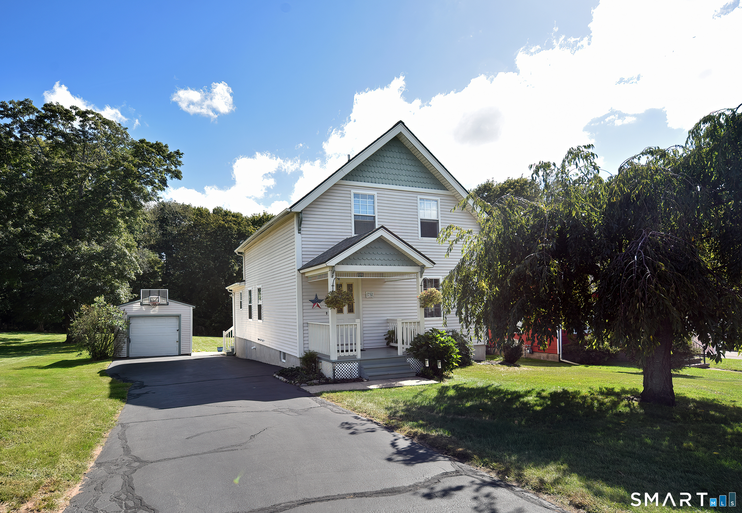 75 Laurel Street Property Photo 2