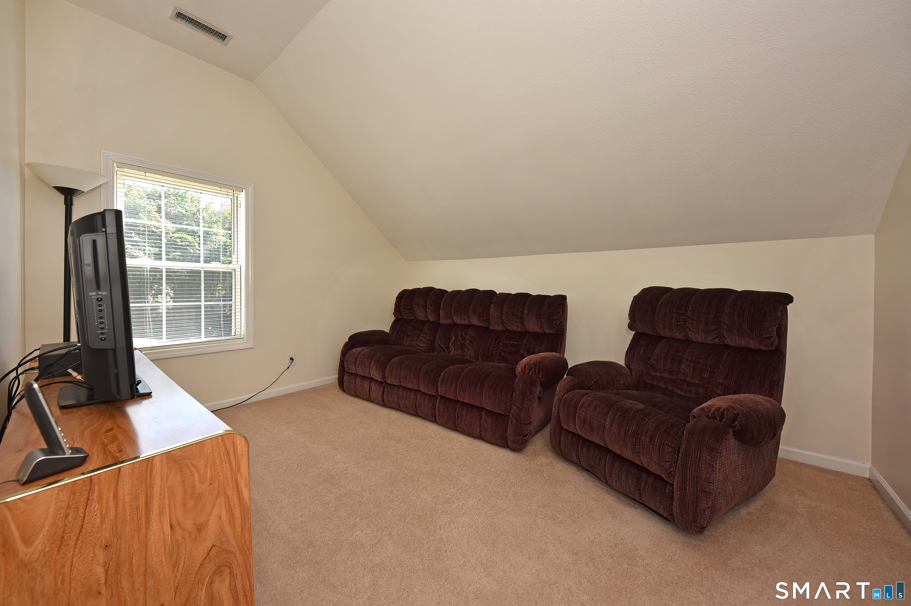 75 Laurel Street Property Photo 13