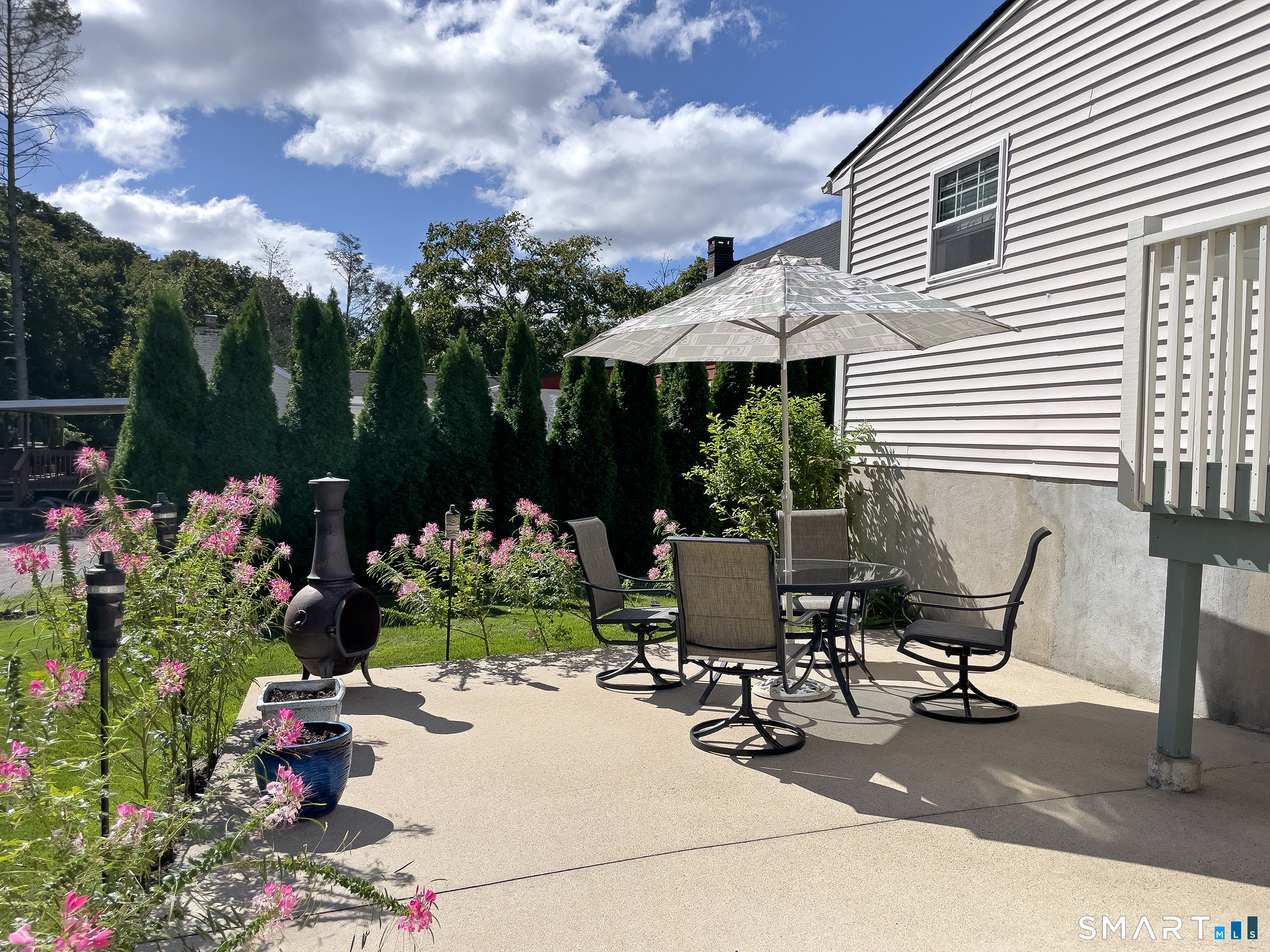 75 Laurel Street Property Photo 16