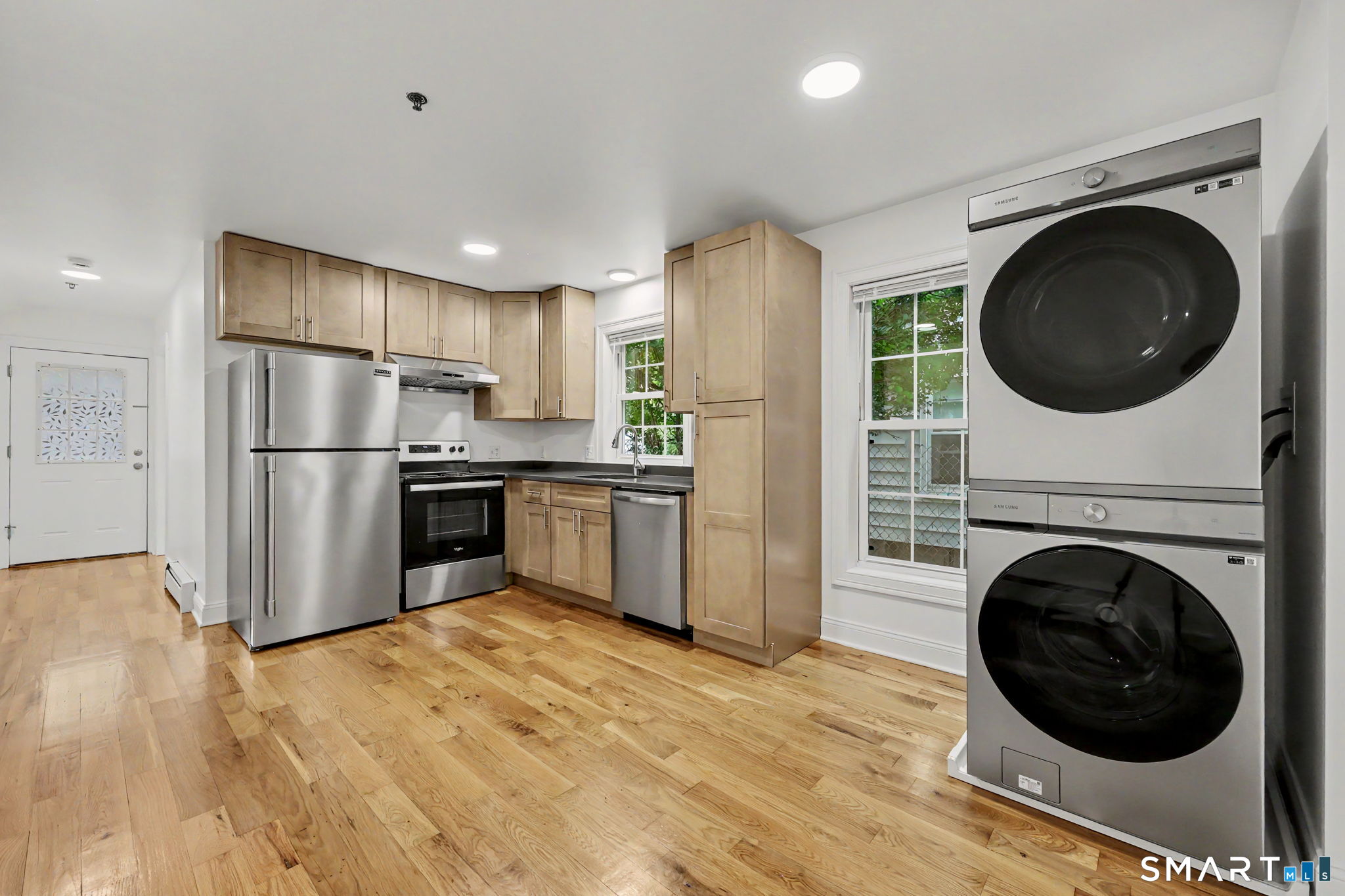 863-865 Brewster Street Property Photo 3