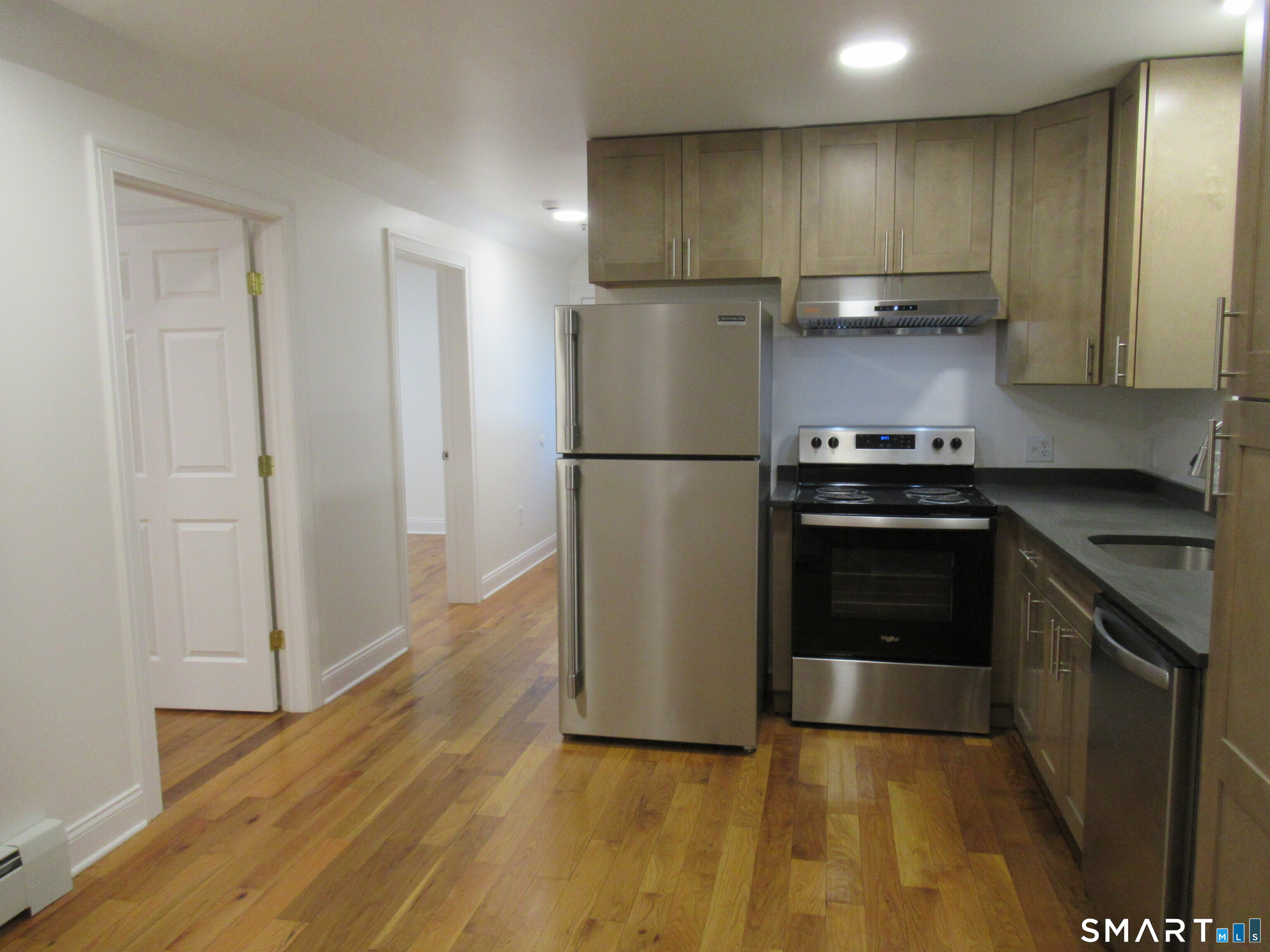 863-865 Brewster Street Property Photo 6