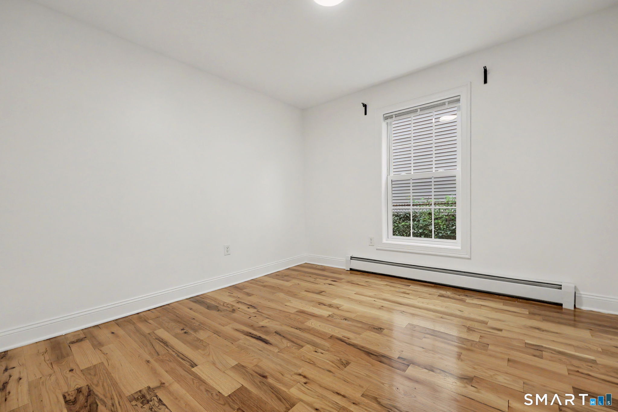 863-865 Brewster Street Property Photo 10