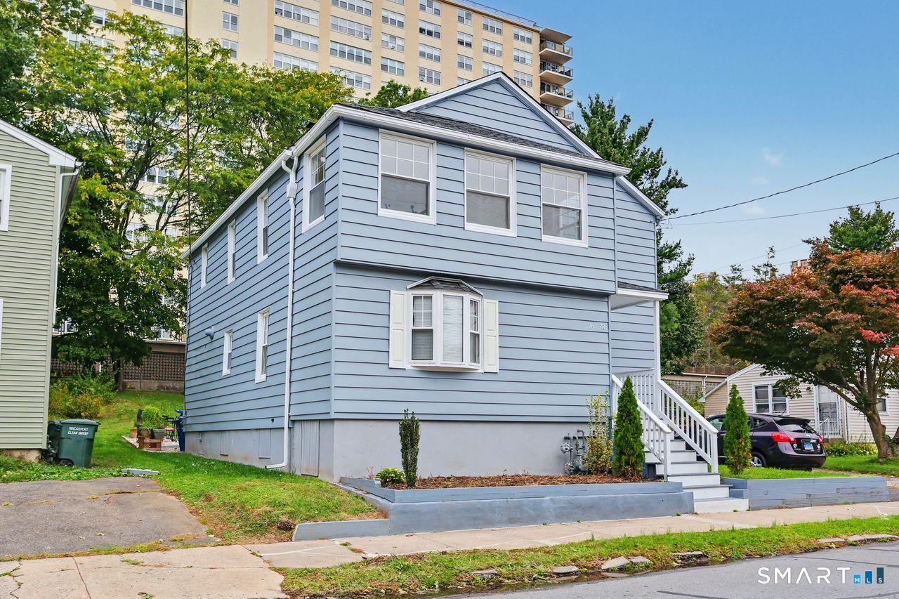 76-78 Suburban Avenue Property Photo 1