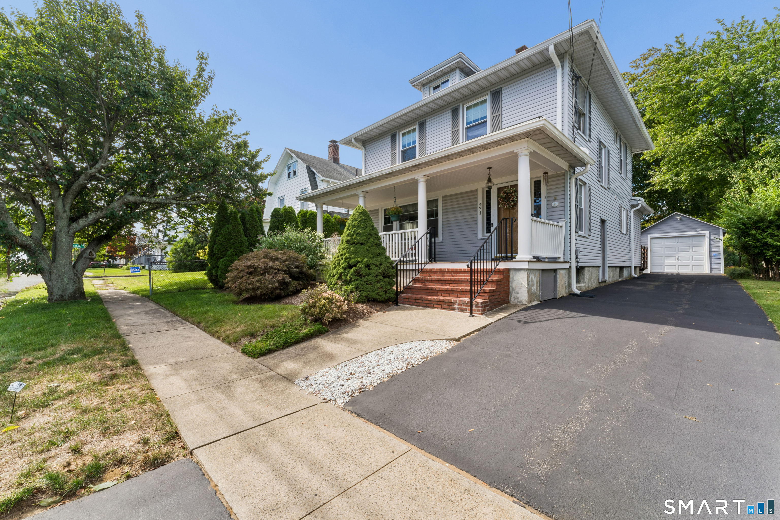 471 Housatonic Avenue Property Photo 1