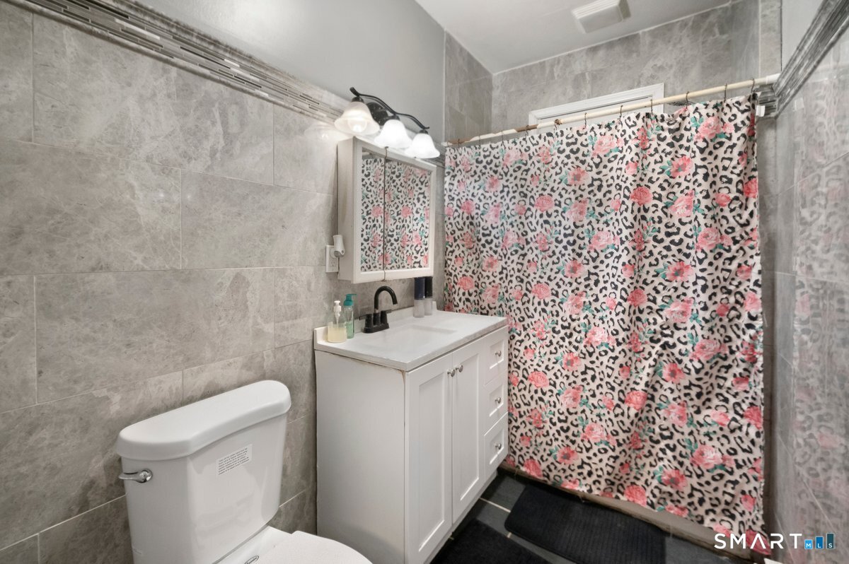 210 Maple Street Property Photo 15
