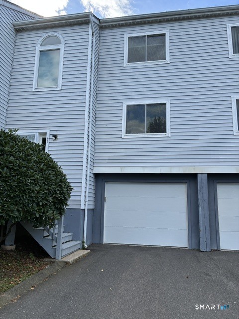47 Woodbridge 17C Lane Property Photo 1