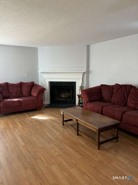 47 Woodbridge 17c Lane Property Photo 5