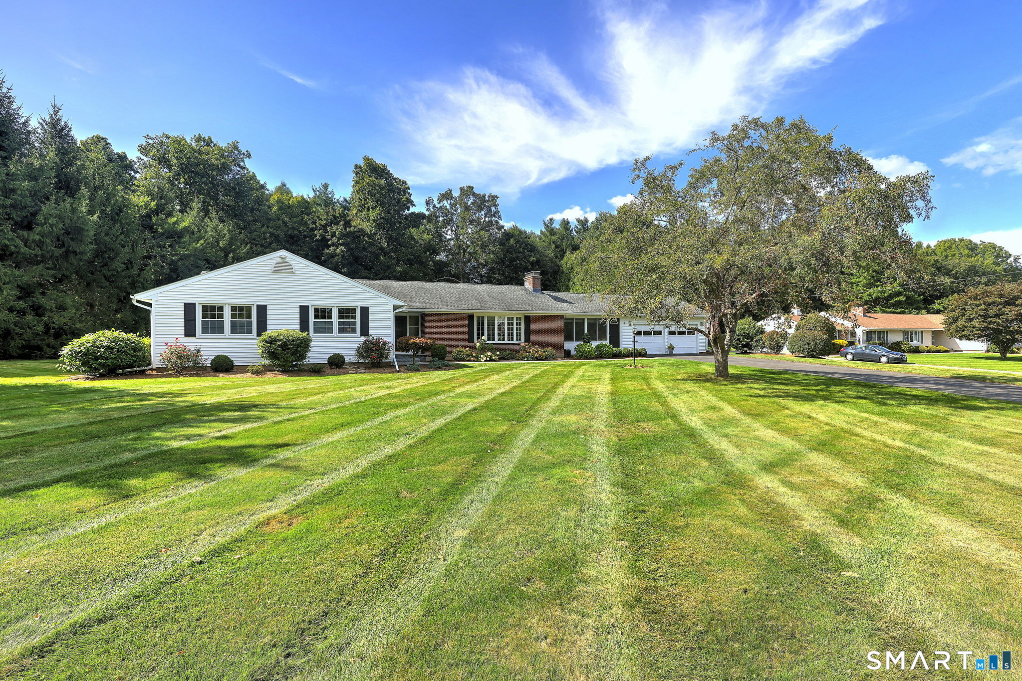 8 Applewood Drive Property Photo 1