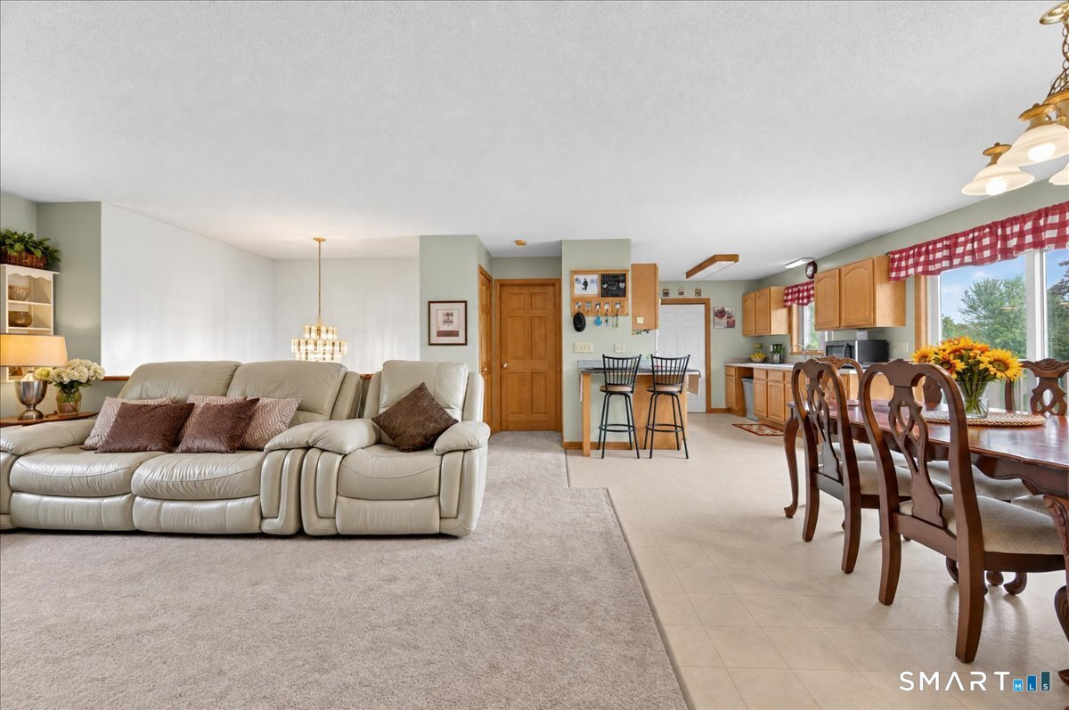 45 Wolf Den Drive Property Photo 13