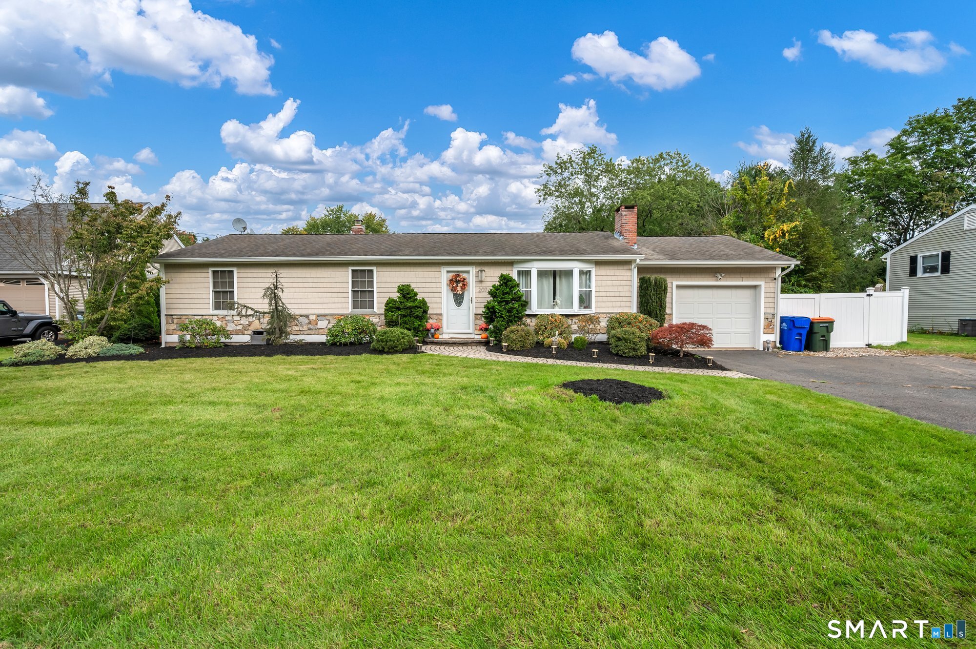 207 Manor Road Property Photo 1