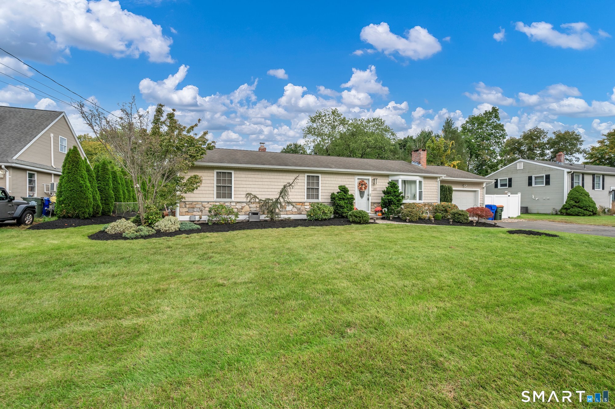 207 Manor Road Property Photo 2