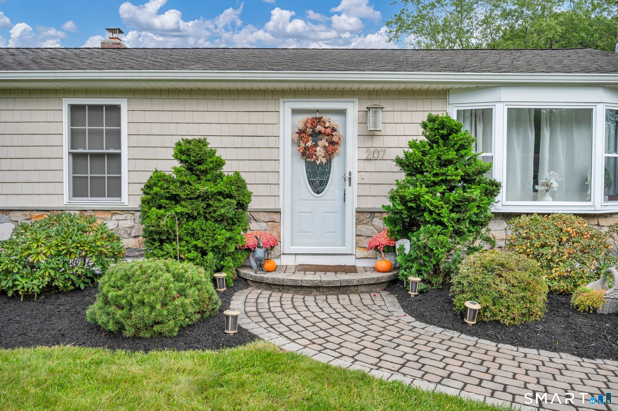 207 Manor Road Property Photo 5