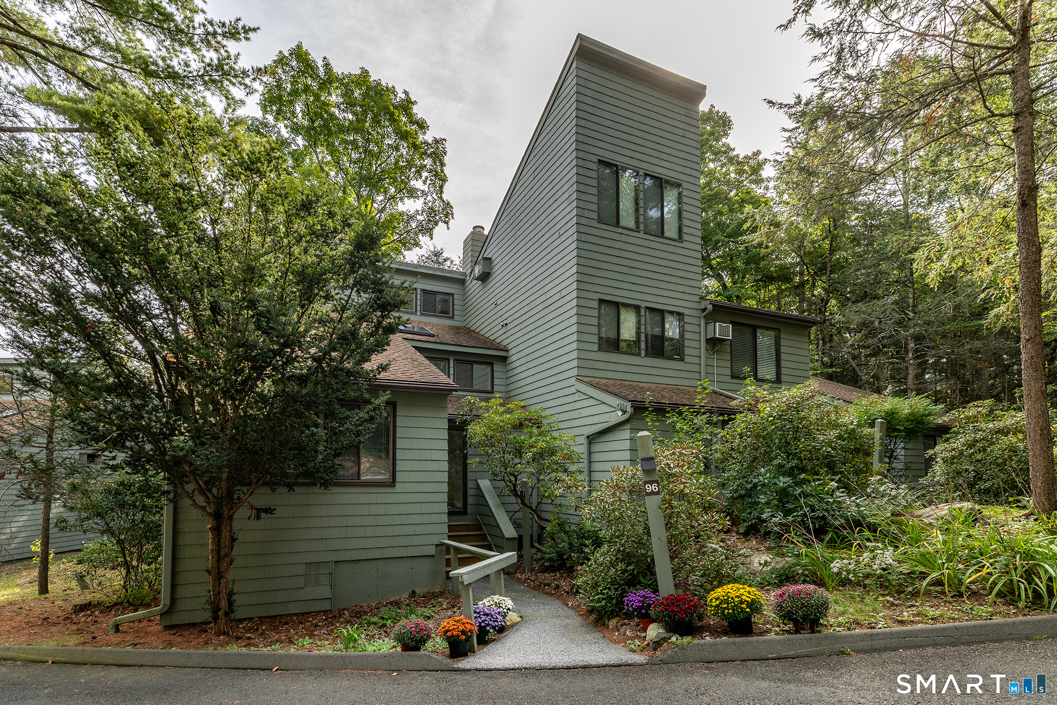 96 Woodside 96 Circle Property Photo 1