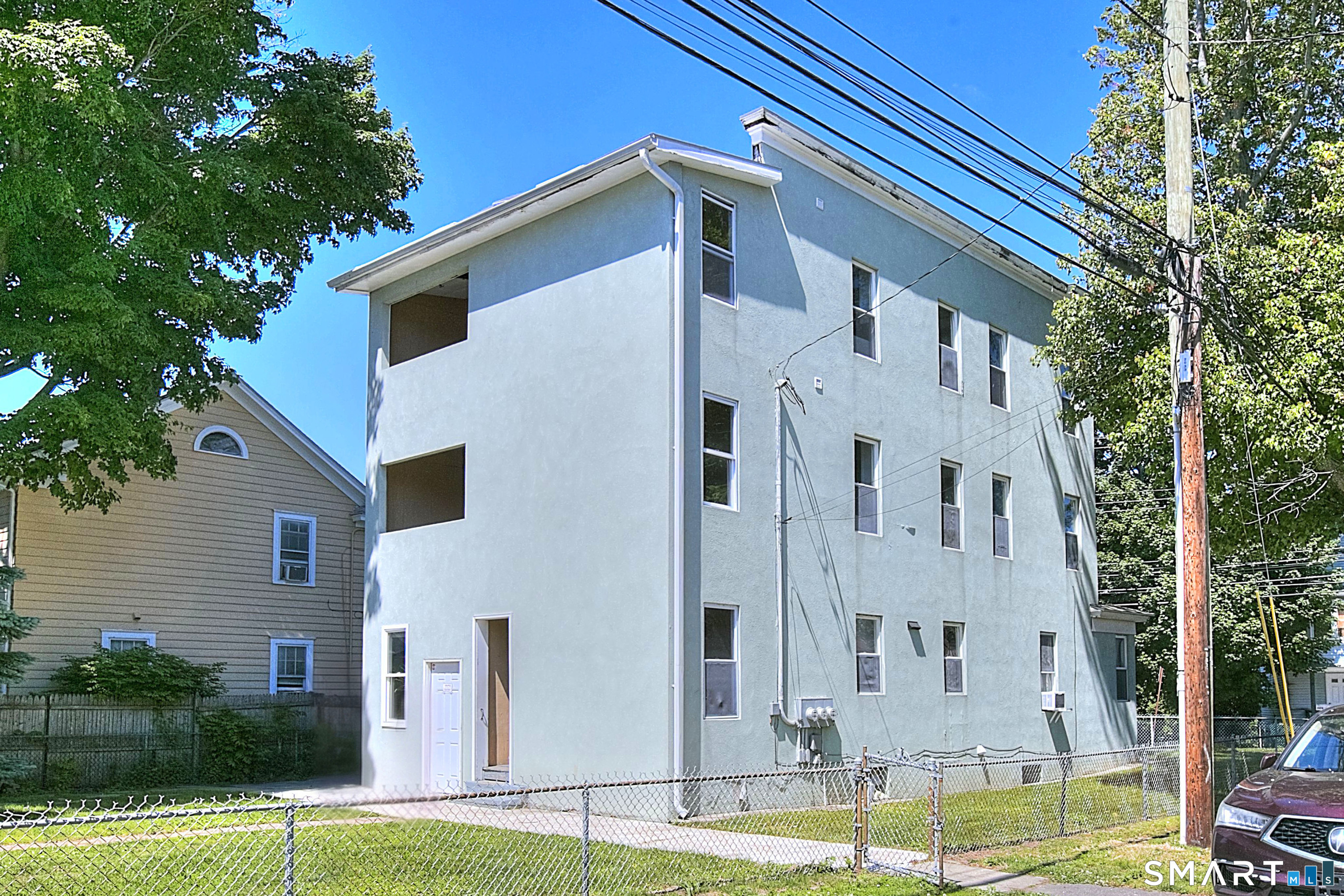 2029 Kings Highway Property Photo 2