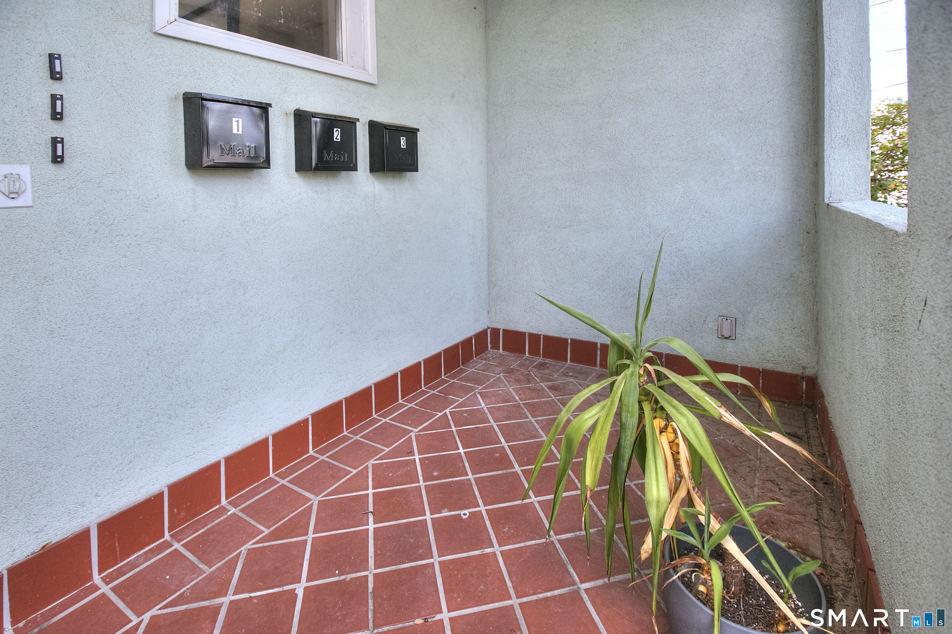 2029 Kings Highway Property Photo 3