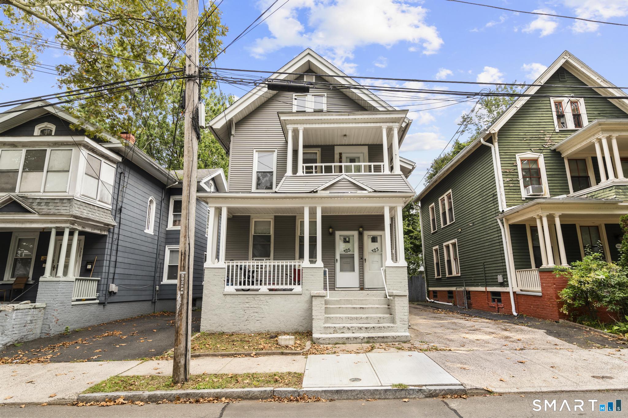 323 Division West Street Property Photo 2
