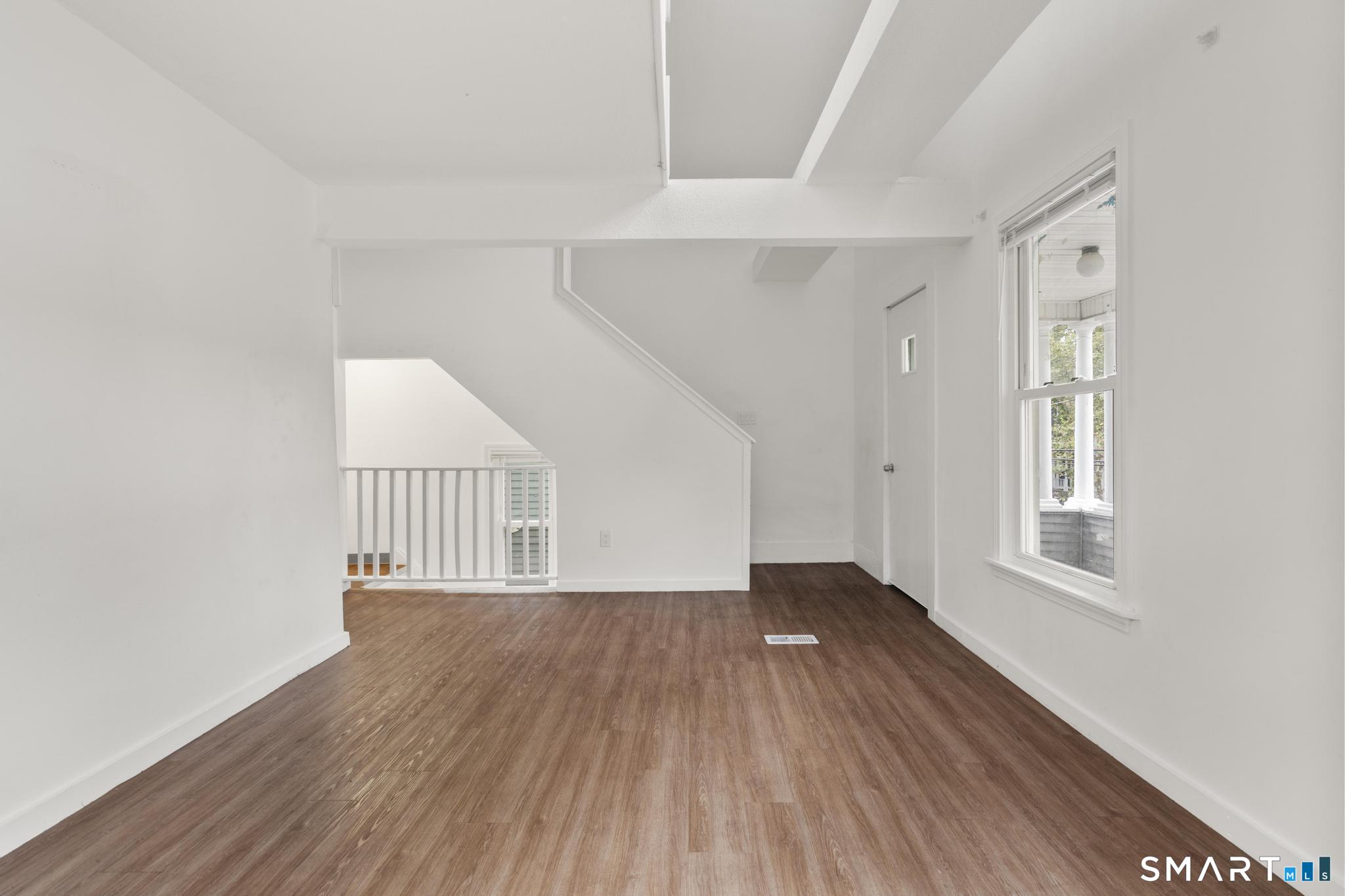 323 Division West Street Property Photo 10