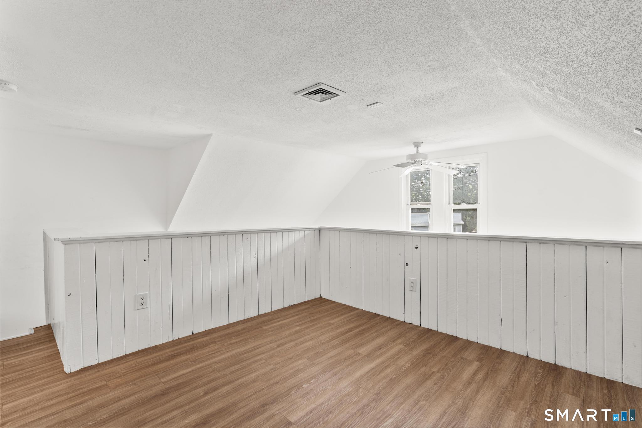 323 Division West Street Property Photo 12