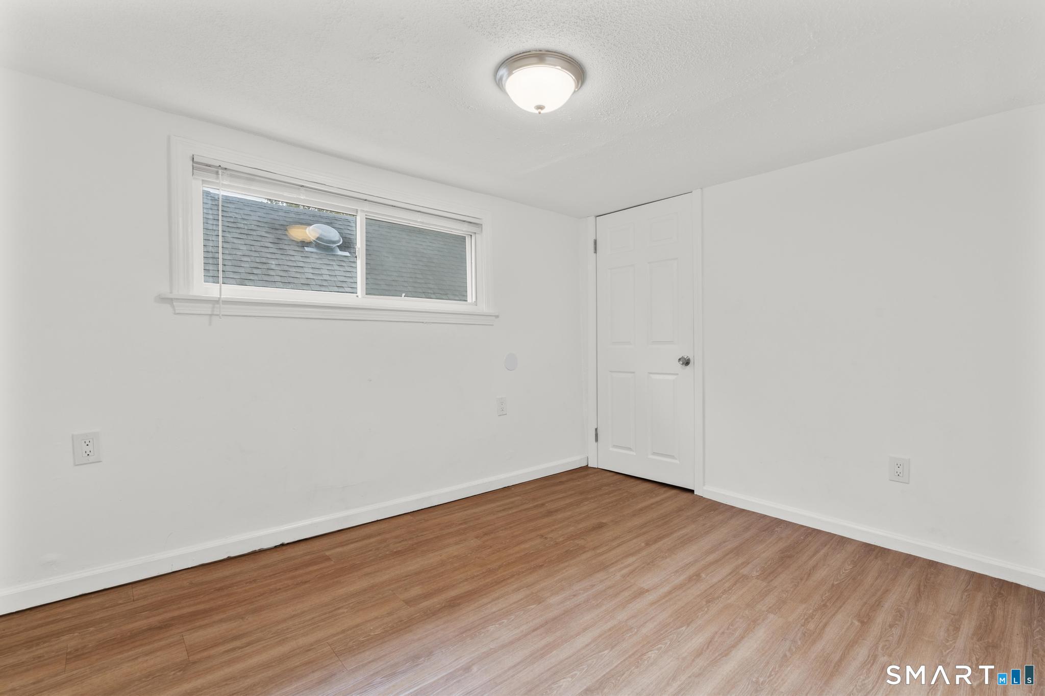 323 Division West Street Property Photo 14